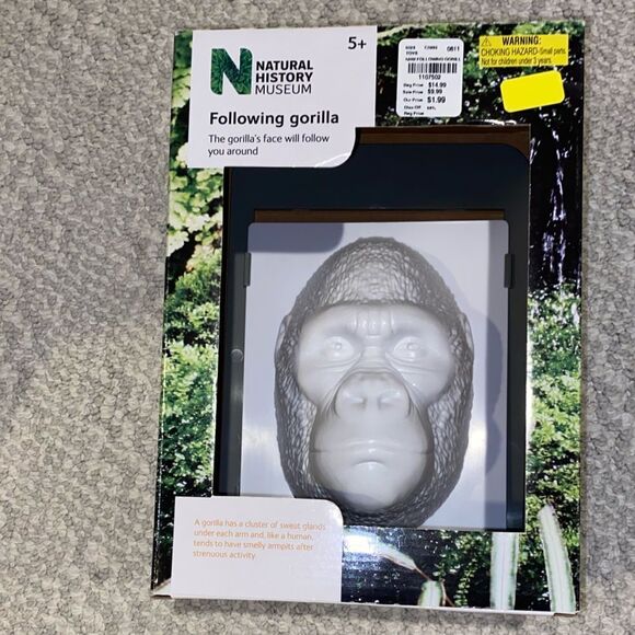 NATURAL HISTORY MUSEUM Following Gorilla NWT - Picture 1 of 4